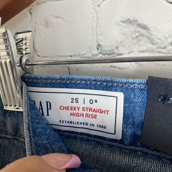 GAP High Rise Cheeky Straight Jeans with Washwell - Picture 10 of 13